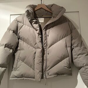 Aritzia Cloud Puff Grotto Green